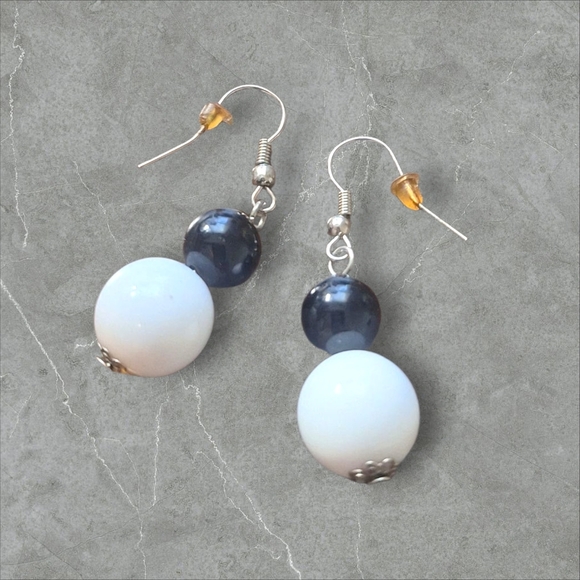 Vintage Jewelry - Vintage White and Black Dangle Earrings 1.75"